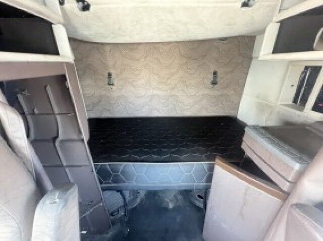 2014 Volvo VNL Sleeper Cab Truck Mechanic Special, Sold AS IS Miami FL