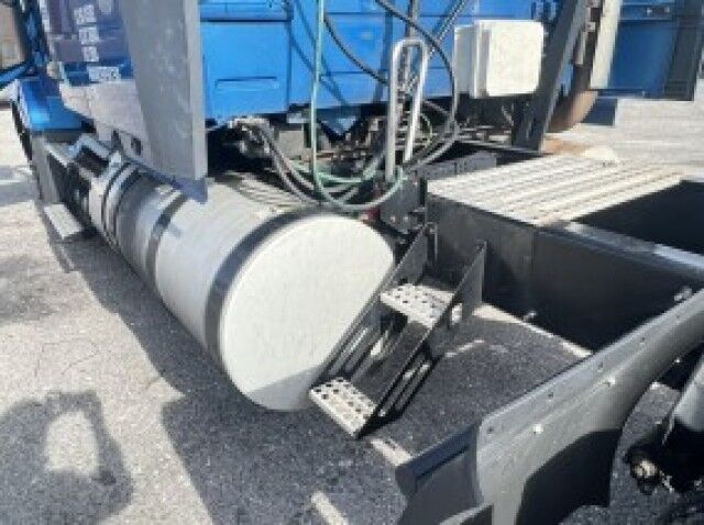 2014 Volvo VNL Sleeper Cab Truck Mechanic Special, Sold AS IS Miami FL