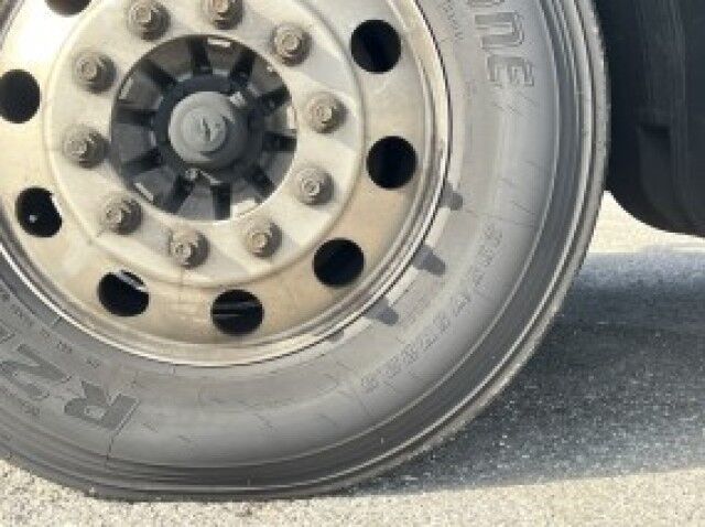 2014 Volvo VNL Sleeper Cab Truck Mechanic Special, Sold AS IS Miami FL