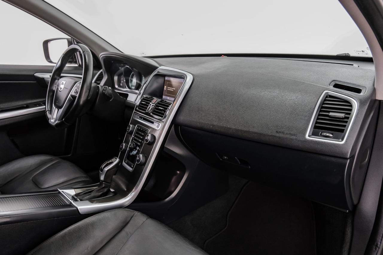 2014 Volvo XC60 3.2 PREMIER BLIND SPOT INFO LANE CHANGE ASSIST PANORMA LEATHER SEATS PUSH BUTTON START Carrollton TX