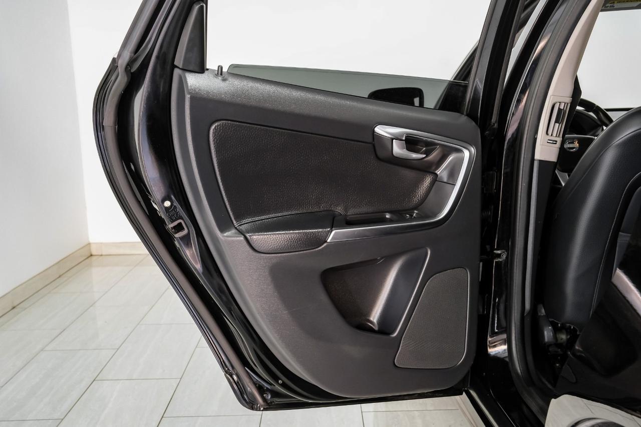 2014 Volvo XC60 3.2 PREMIER BLIND SPOT INFO LANE CHANGE ASSIST PANORMA LEATHER SEATS PUSH BUTTON START Carrollton TX