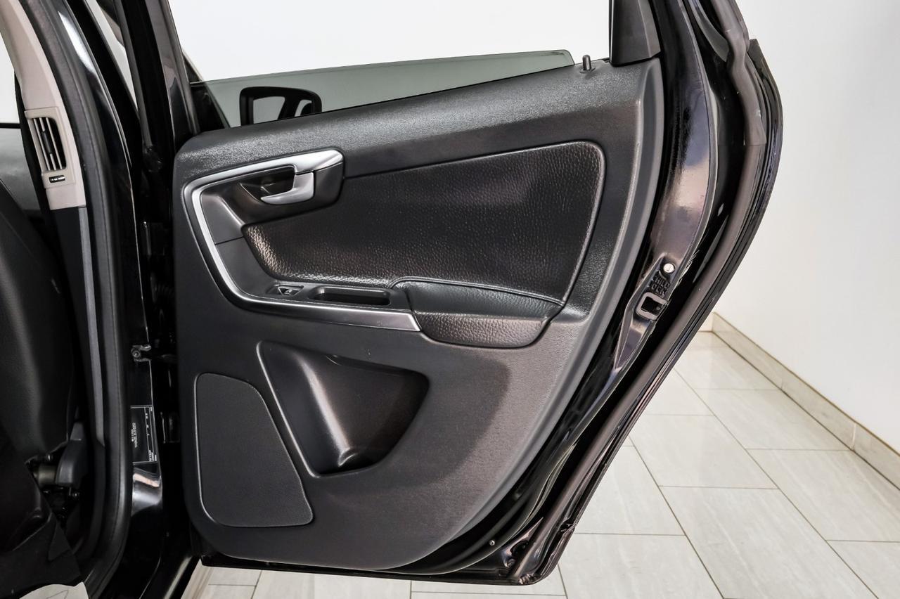 2014 Volvo XC60 3.2 PREMIER BLIND SPOT INFO LANE CHANGE ASSIST PANORMA LEATHER SEATS PUSH BUTTON START Carrollton TX