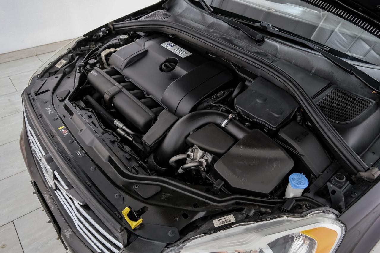 2014 Volvo XC60 3.2 PREMIER BLIND SPOT INFO LANE CHANGE ASSIST PANORMA LEATHER SEATS PUSH BUTTON START Carrollton TX