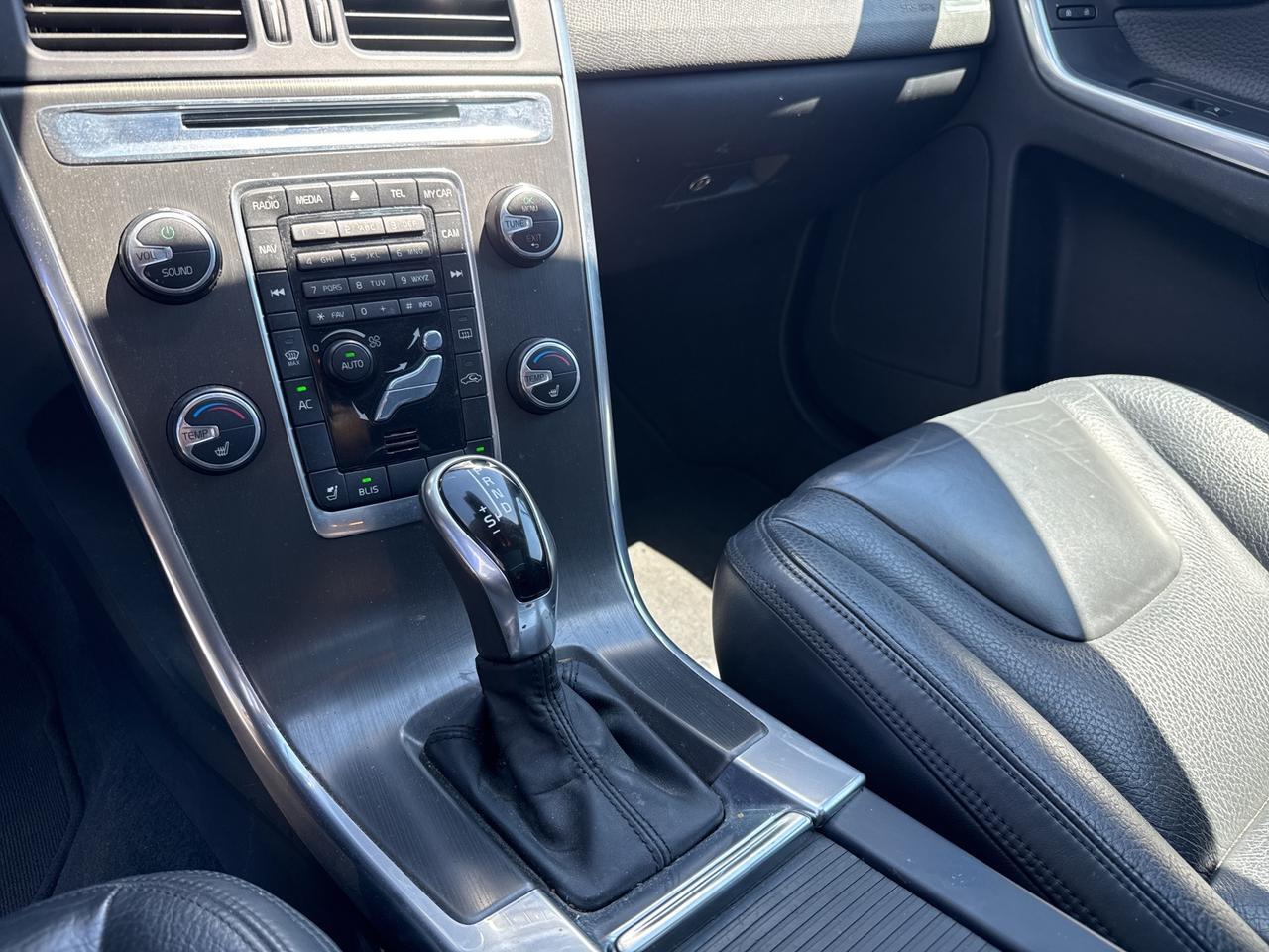 2014 Volvo XC60 3.2 Platinum Bend OR