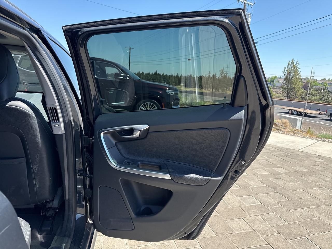 2014 Volvo XC60 3.2 Platinum Bend OR