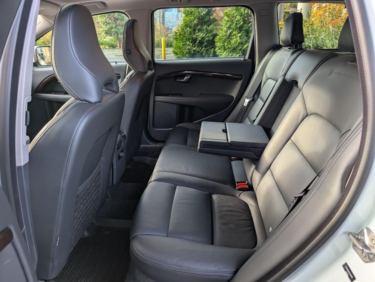 2014 Volvo XC70 T6 AWD Premier Plus w/High Performance Audio, Blind Spot Information, Moon Roof & Heated Leather Sea Portland OR