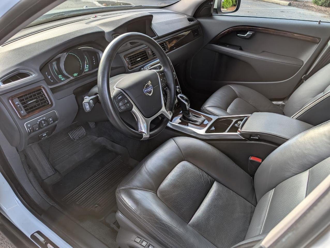 2014 Volvo XC70 T6 AWD Premier Plus w/High Performance Audio, Blind Spot Information, Moon Roof & Heated Leather Sea Portland OR