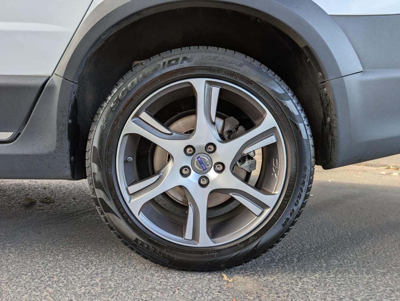 2014 Volvo XC70 T6 AWD Premier Plus w/High Performance Audio, Blind Spot Information, Moon Roof & Heated Leather Sea Portland OR