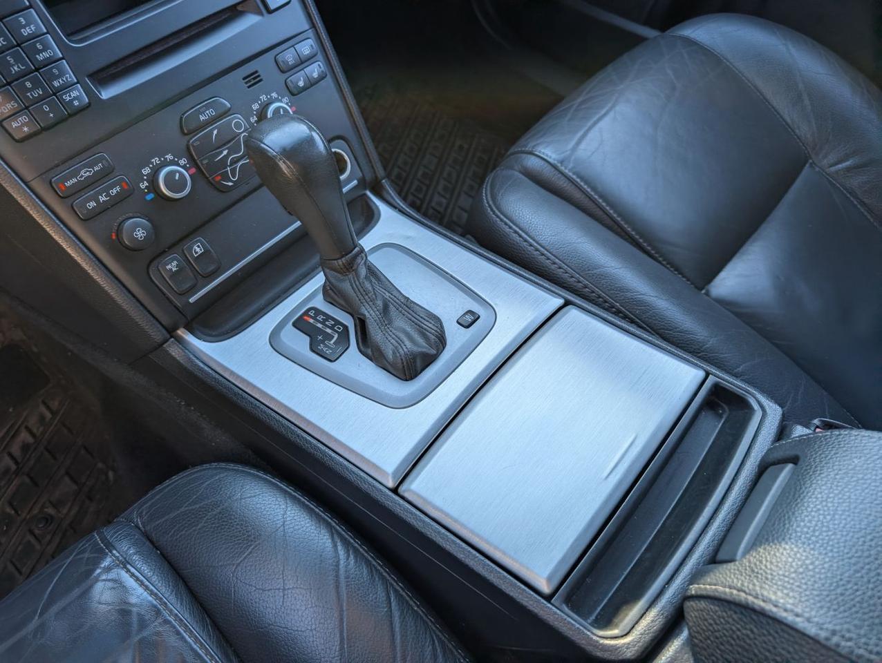 2014 Volvo XC90 3.2 AWD | High Performance Audio, Heated Leather Seats, Third Row & Moon Roof Portland OR