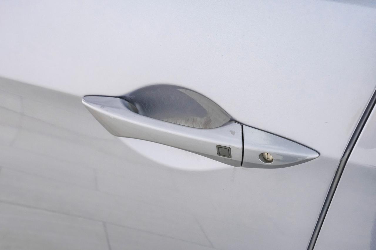 2015 Acura RDX TECH PKG NAVIGATION SUNROOF LEATHER HEATED SEATS REAR CAMERA KEYLESS STRAT BLUETOOTH Carrollton TX