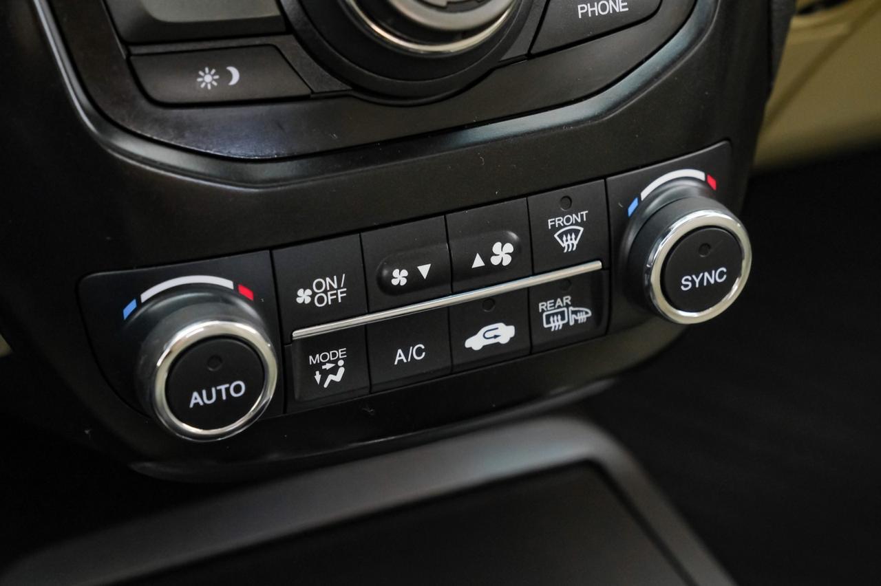 2015 Acura RDX TECH PKG NAVIGATION SUNROOF LEATHER HEATED SEATS REAR CAMERA KEYLESS STRAT BLUETOOTH Carrollton TX