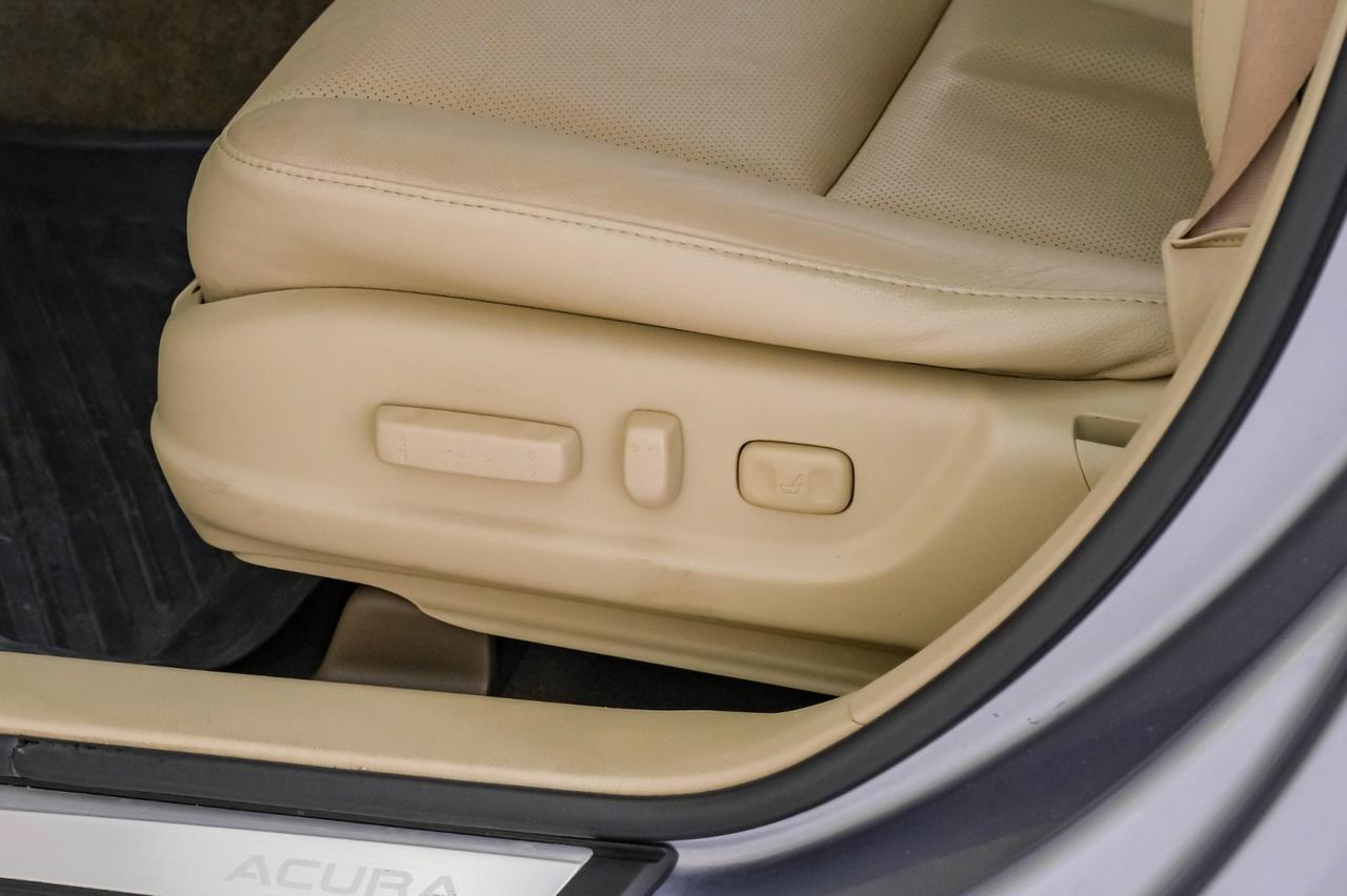 2015 Acura RDX TECH PKG NAVIGATION SUNROOF LEATHER HEATED SEATS REAR CAMERA KEYLESS STRAT BLUETOOTH Carrollton TX