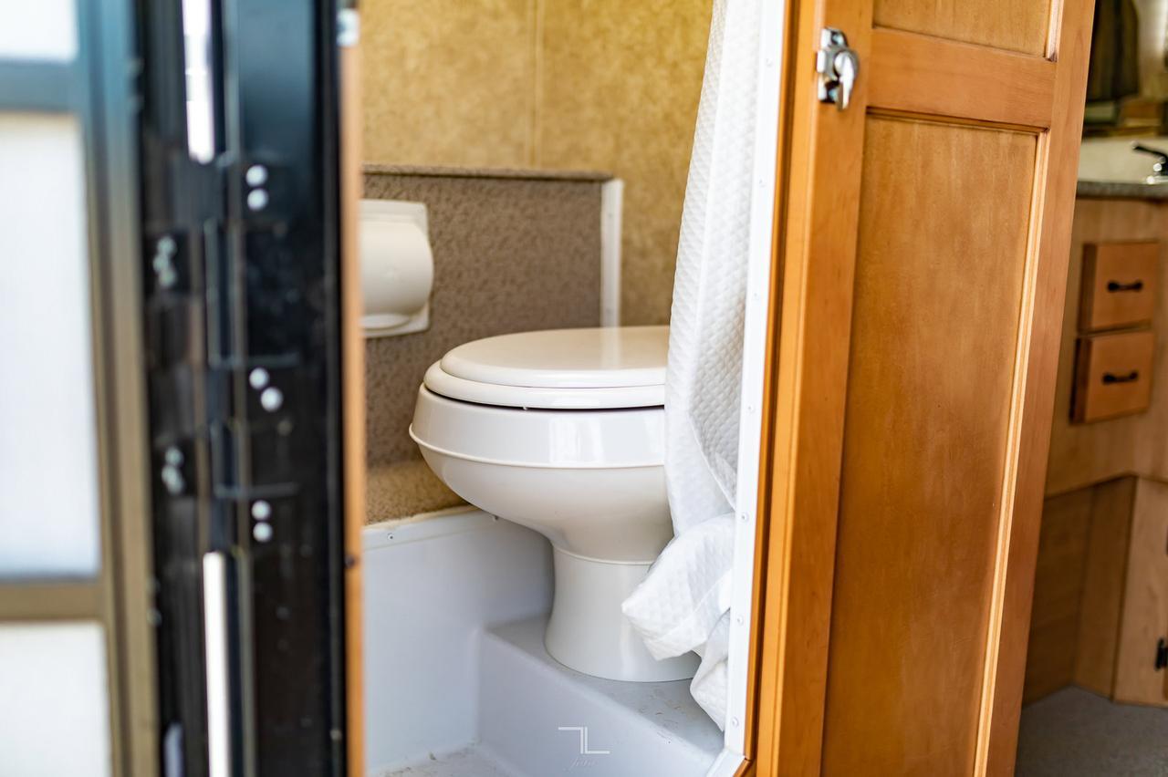 2015 Adventurer 80RB Truck Camper Red Deer AB