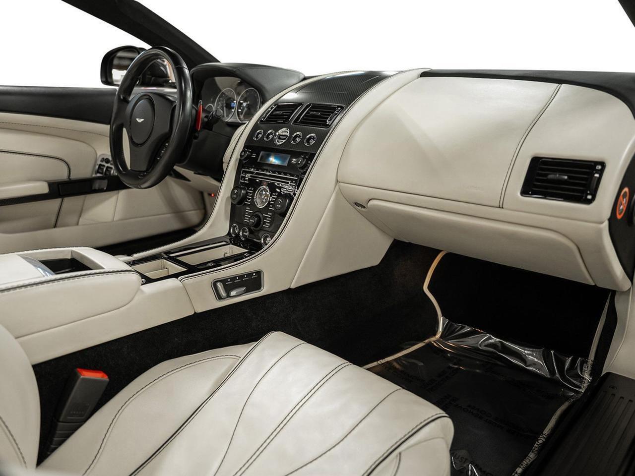 2015 Aston Martin DB9 Volante