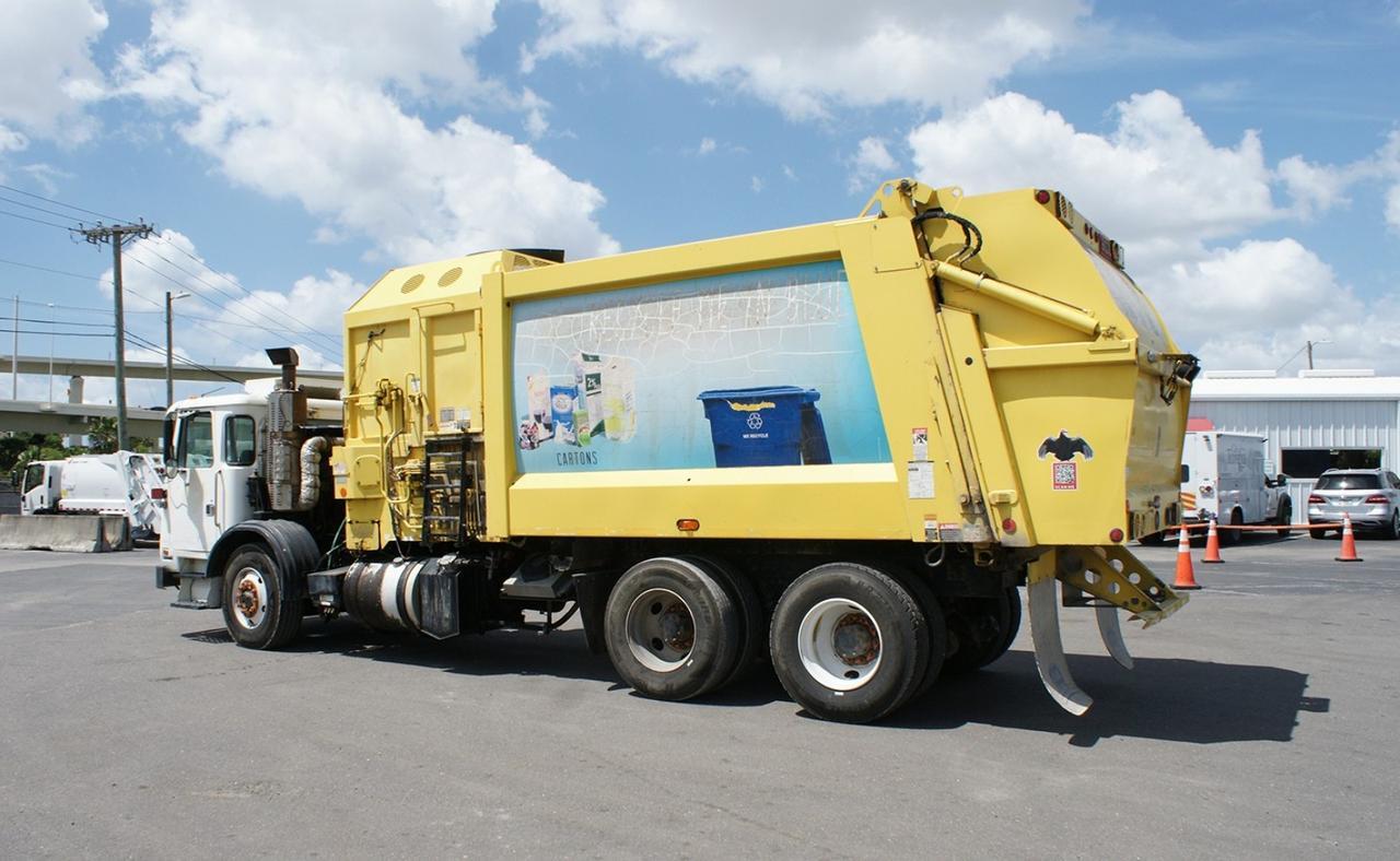 2015 Autocar ACX64 28 Yard Heil Side Loader Garbage Truck