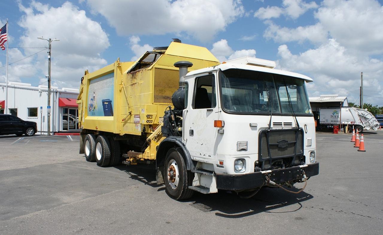 2015 Autocar ACX64 28 Yard Heil Side Loader Garbage Truck