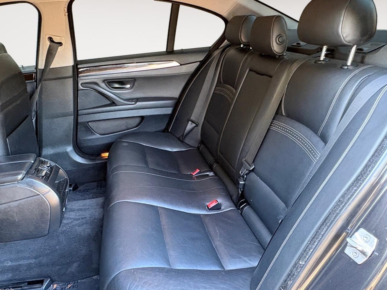 2015 BMW 5 Series 528i, HEADS-UP DISPLAY, PADDLE SHIFTERS, SUNROOF, HEATED SEATS, TINTED WINDOWS, BACKUP CAMERA WITH PARKING SENSORS, NAVIGATION, POWER SEATS, BLUETOOTH/AUX PORT, LOW MILES, CLEAN CARFAX, RIDE IN STYLE ON THE ROAD! Virginia Beach VA