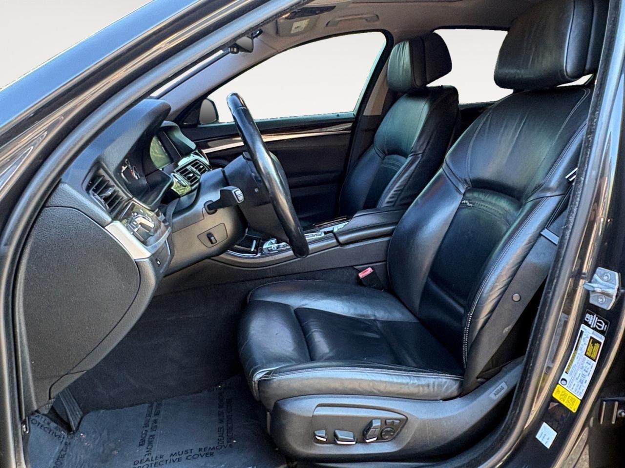 2015 BMW 5 Series 528i, HEADS-UP DISPLAY, PADDLE SHIFTERS, SUNROOF, HEATED SEATS, TINTED WINDOWS, BACKUP CAMERA WITH PARKING SENSORS, NAVIGATION, POWER SEATS, BLUETOOTH/AUX PORT, LOW MILES, CLEAN CARFAX, RIDE IN STYLE ON THE ROAD!