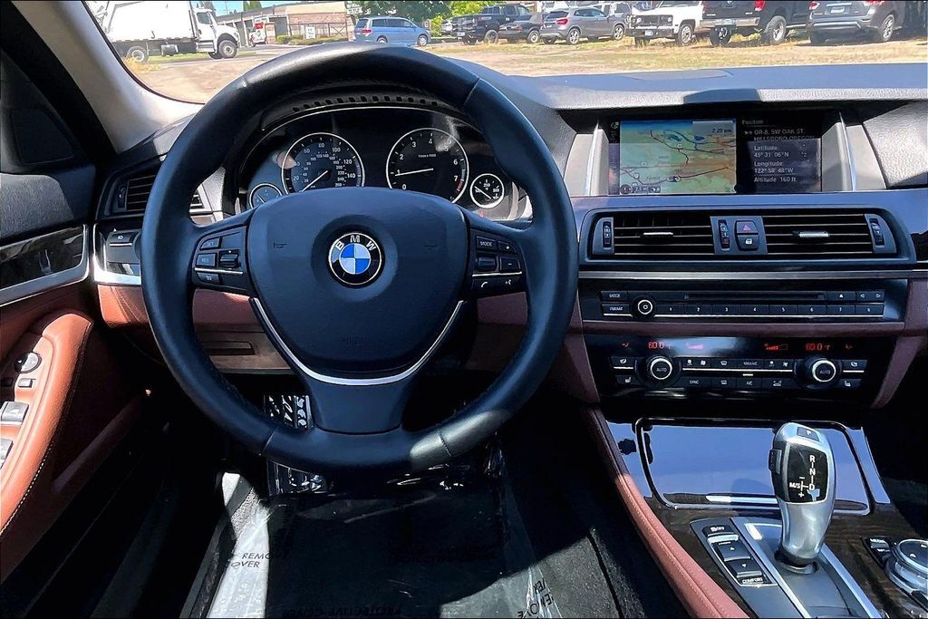 2015 BMW 5 Series 528i OR