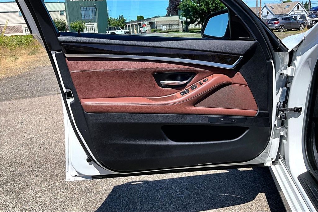 2015 BMW 5 Series 528i OR