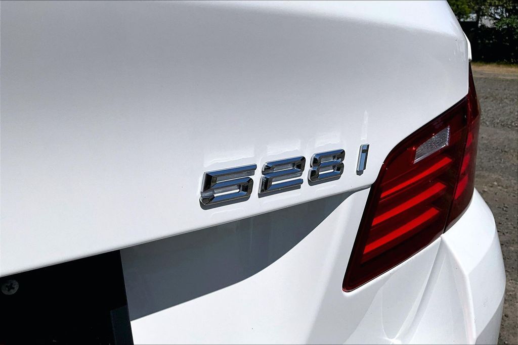 2015 BMW 5 Series 528i OR