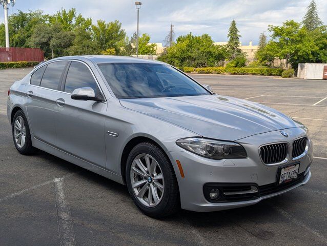 2015 BMW 5 Series 528i