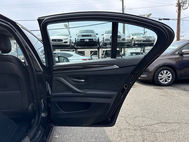 2015 BMW 5 Series 535i xDrive Sedan AWD w/ Driver Assistance Package Arlington VA