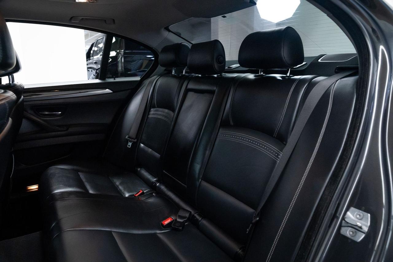 2015 BMW 5 Series 550i xDrive Dynamic Handling Package Luxury Line Portland OR