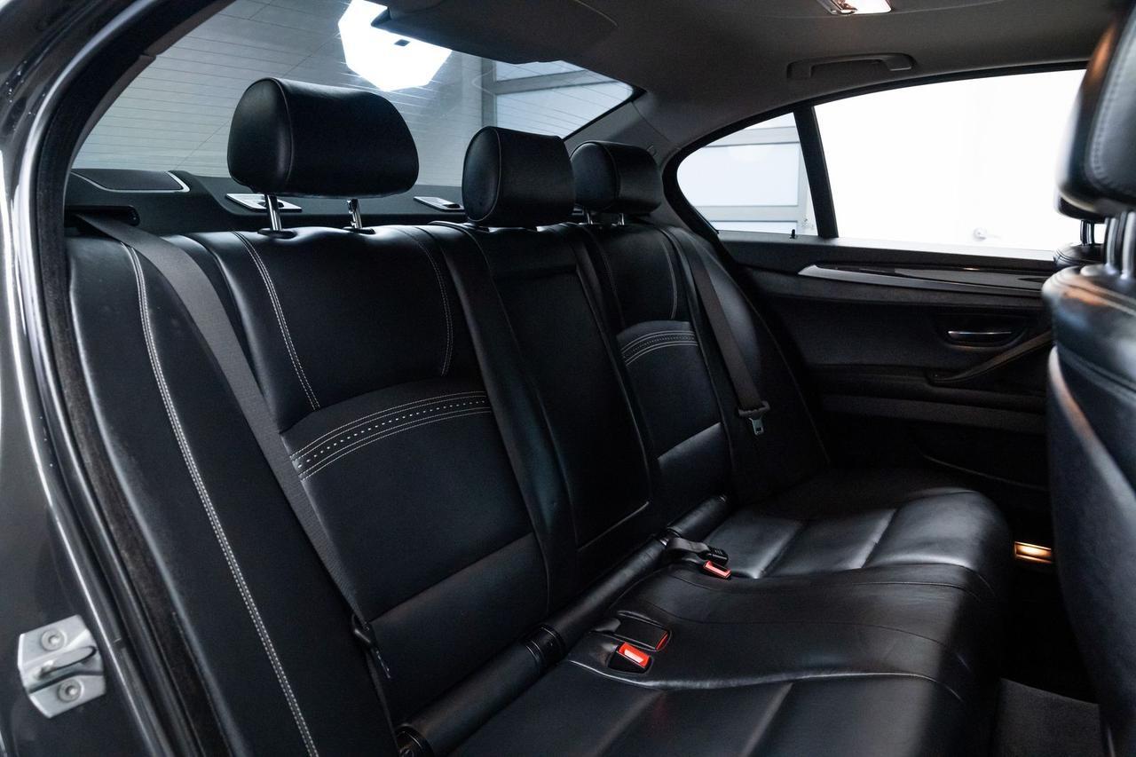 2015 BMW 5 Series 550i xDrive Dynamic Handling Package Luxury Line Portland OR