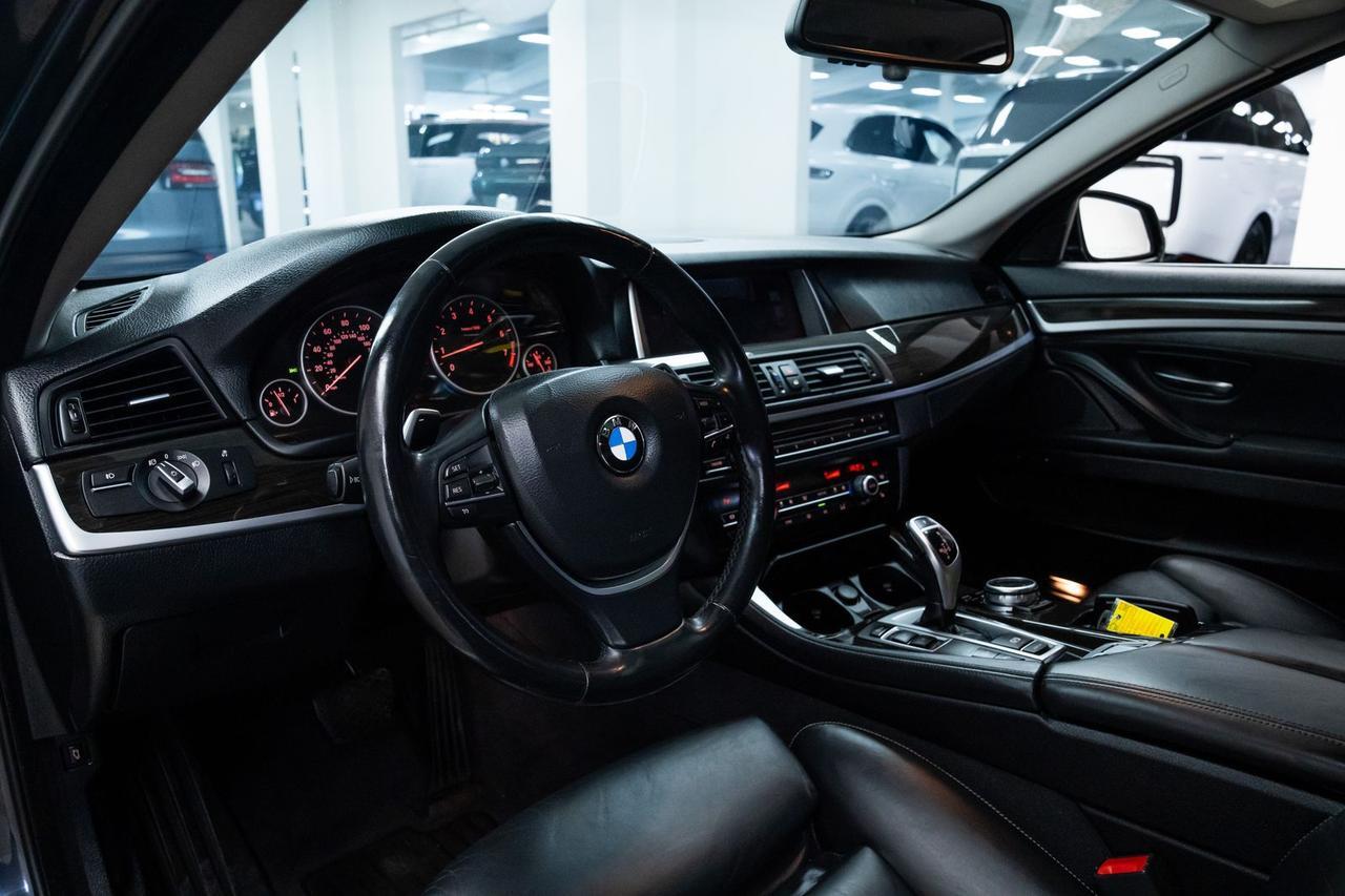 2015 BMW 5 Series 550i xDrive Dynamic Handling Package Luxury Line Portland OR