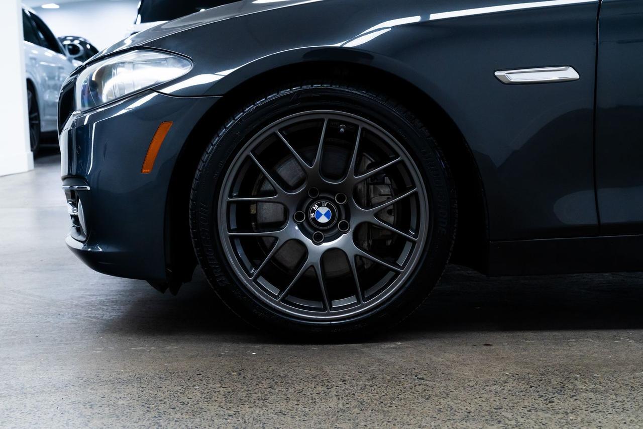 2015 BMW 5 Series 550i xDrive Dynamic Handling Package Luxury Line Portland OR