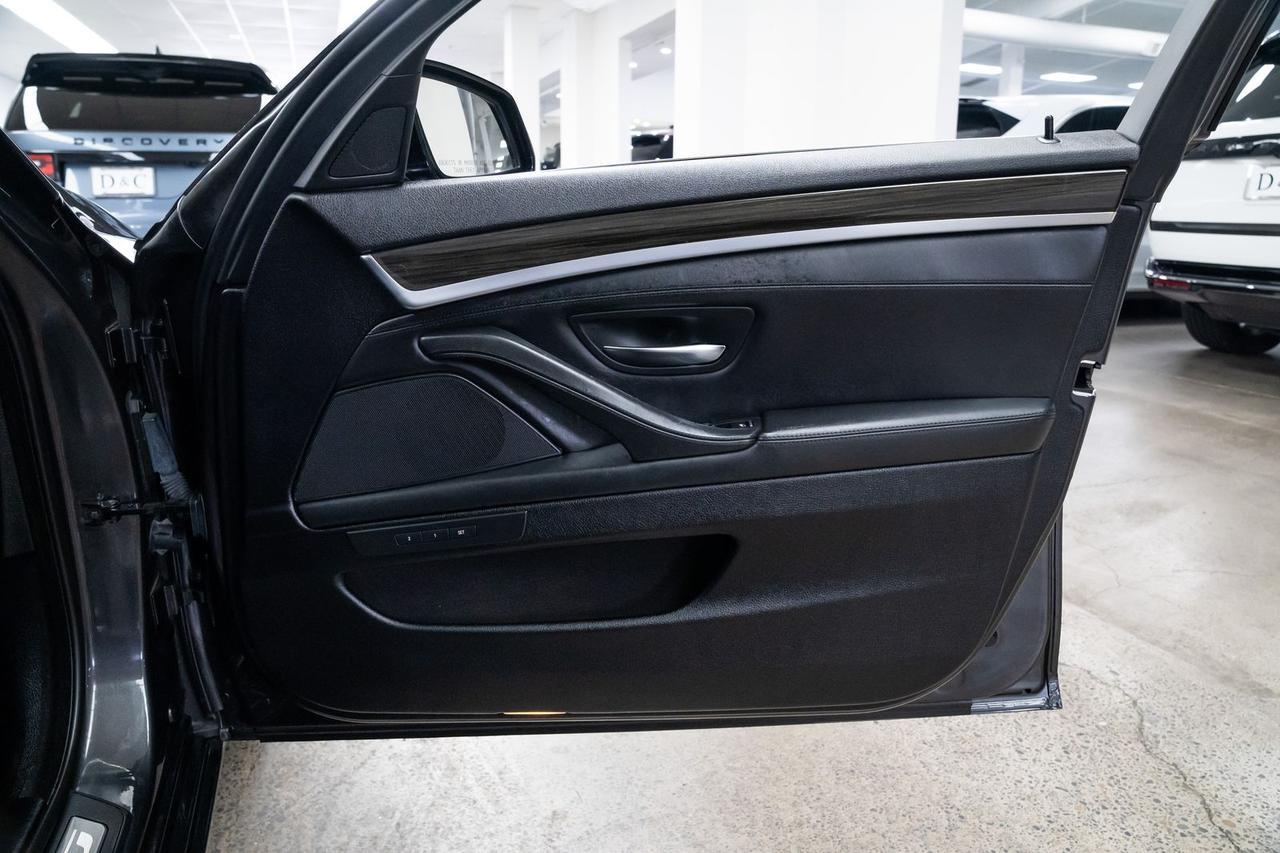 2015 BMW 5 Series 550i xDrive Dynamic Handling Package Luxury Line Portland OR