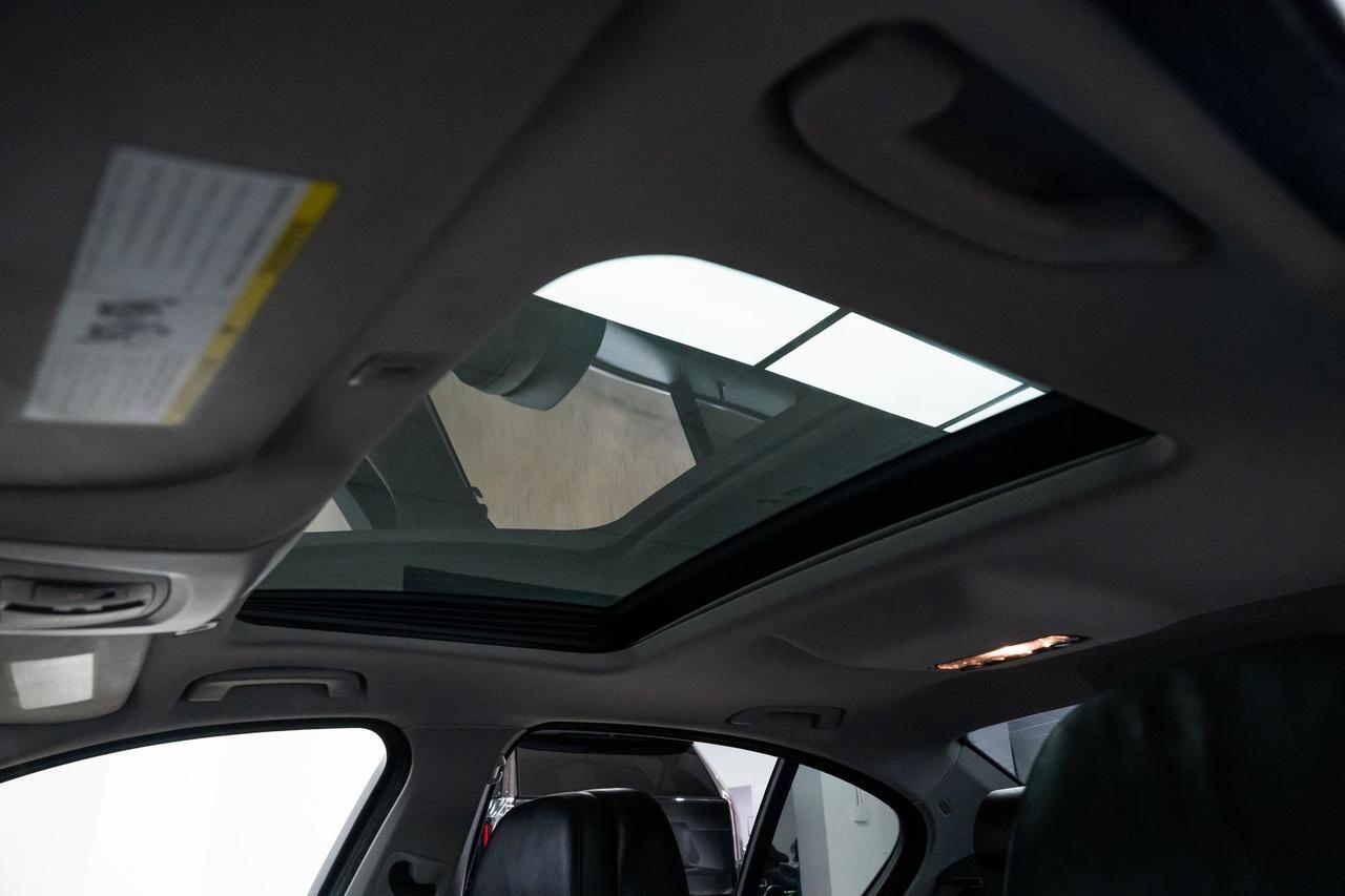 2015 BMW 5 Series 550i xDrive Dynamic Handling Package Luxury Line Portland OR