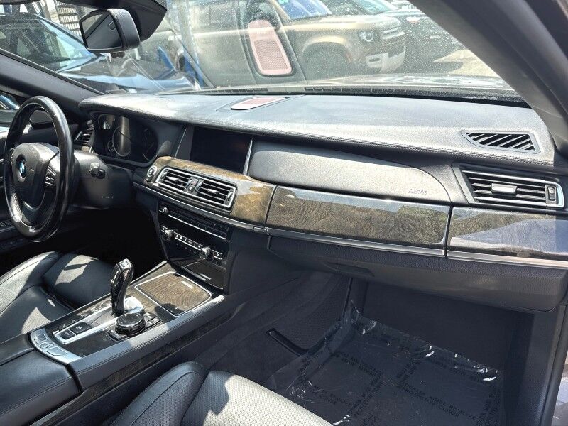 2015 BMW 7 Series 750Li xDrive AWD w/ Rear-Seat Entertainment Professional w/ iDri Arlington VA