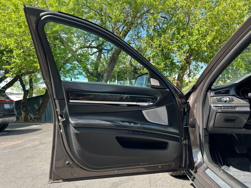 2015 BMW 7 Series 750Li xDrive AWD w/ Rear-Seat Entertainment Professional w/ iDri Arlington VA