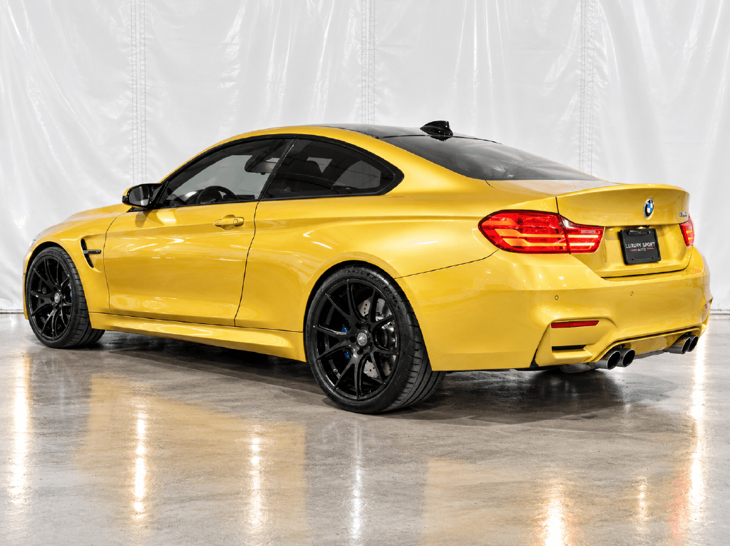 2015 BMW M4 Executive