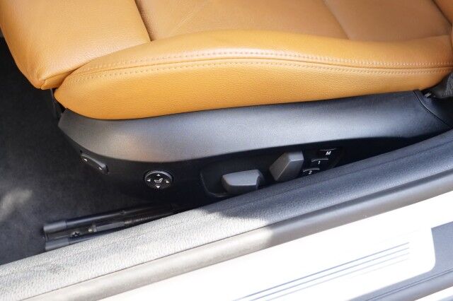 2015 BMW Z4 sDrive35is Roadster / Tech PKG / Cold Weather PKG! High Point NC