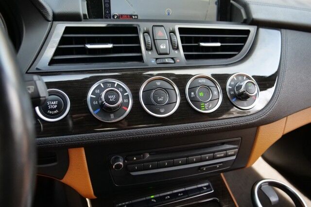 2015 BMW Z4 sDrive35is Roadster / Tech PKG / Cold Weather PKG! High Point NC