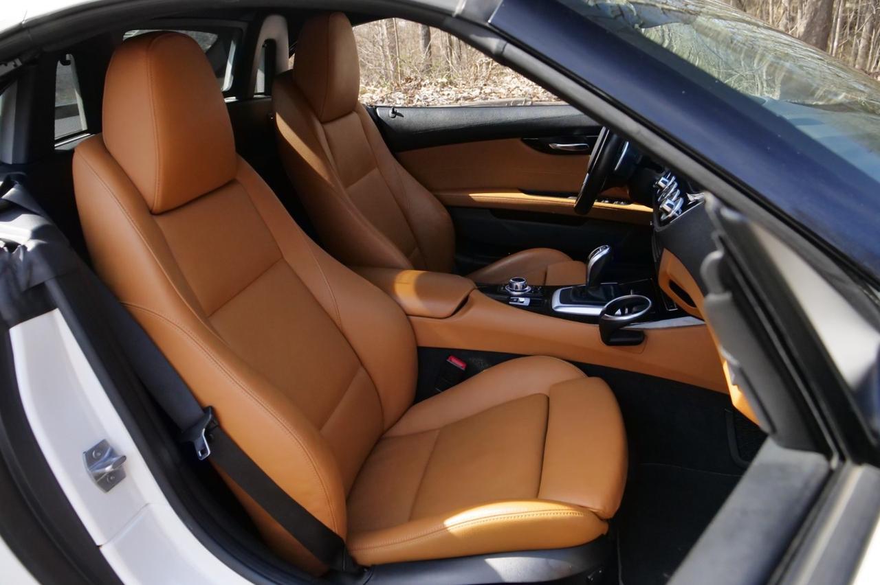 2015 BMW Z4 sDrive35is Roadster / Tech PKG / Cold Weather PKG! Lincolnton NC