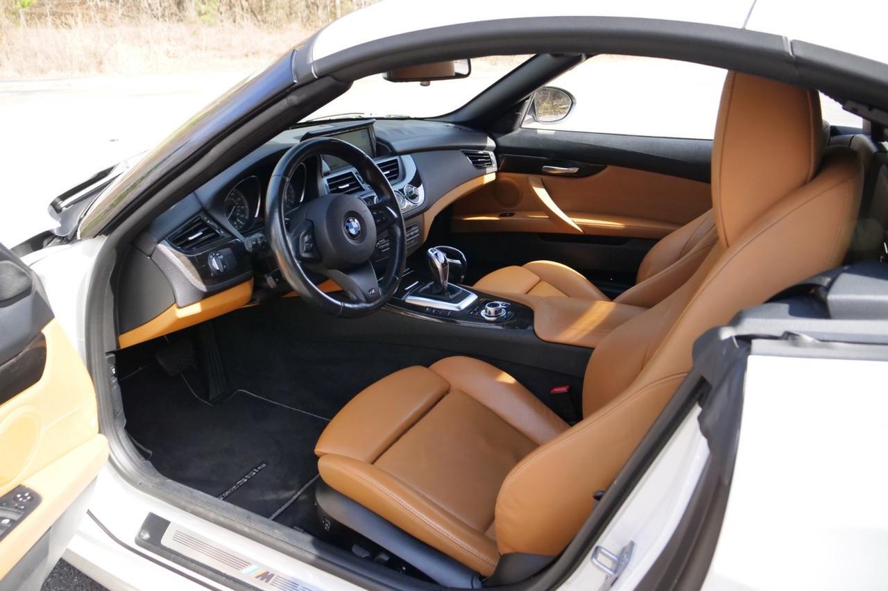 2015 BMW Z4 sDrive35is Roadster / Tech PKG / Cold Weather PKG! Lincolnton NC