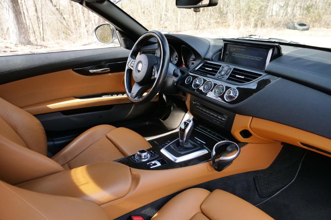 2015 BMW Z4 sDrive35is Roadster / Tech PKG / Cold Weather PKG! Lincolnton NC