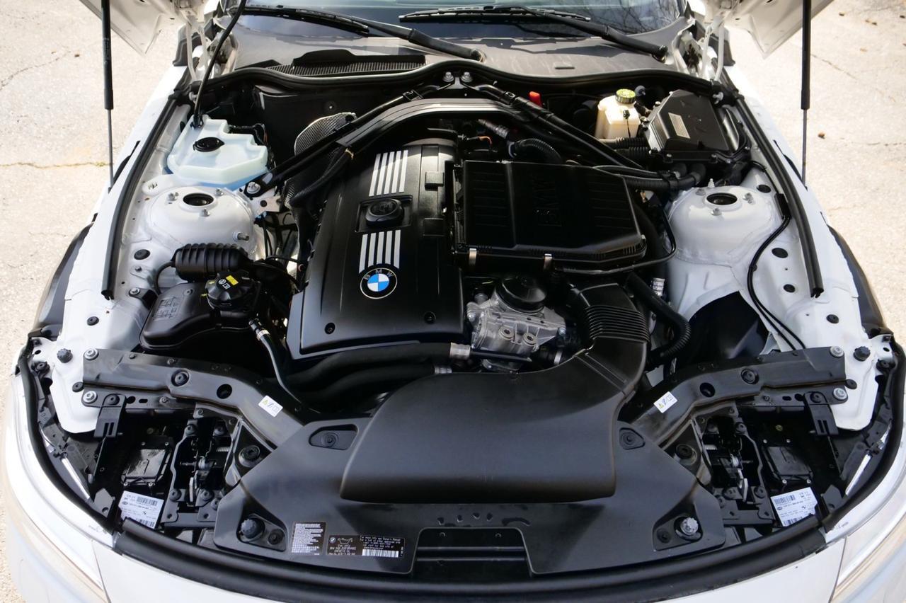 2015 BMW Z4 sDrive35is Roadster / Tech PKG / Cold Weather PKG! Lincolnton NC