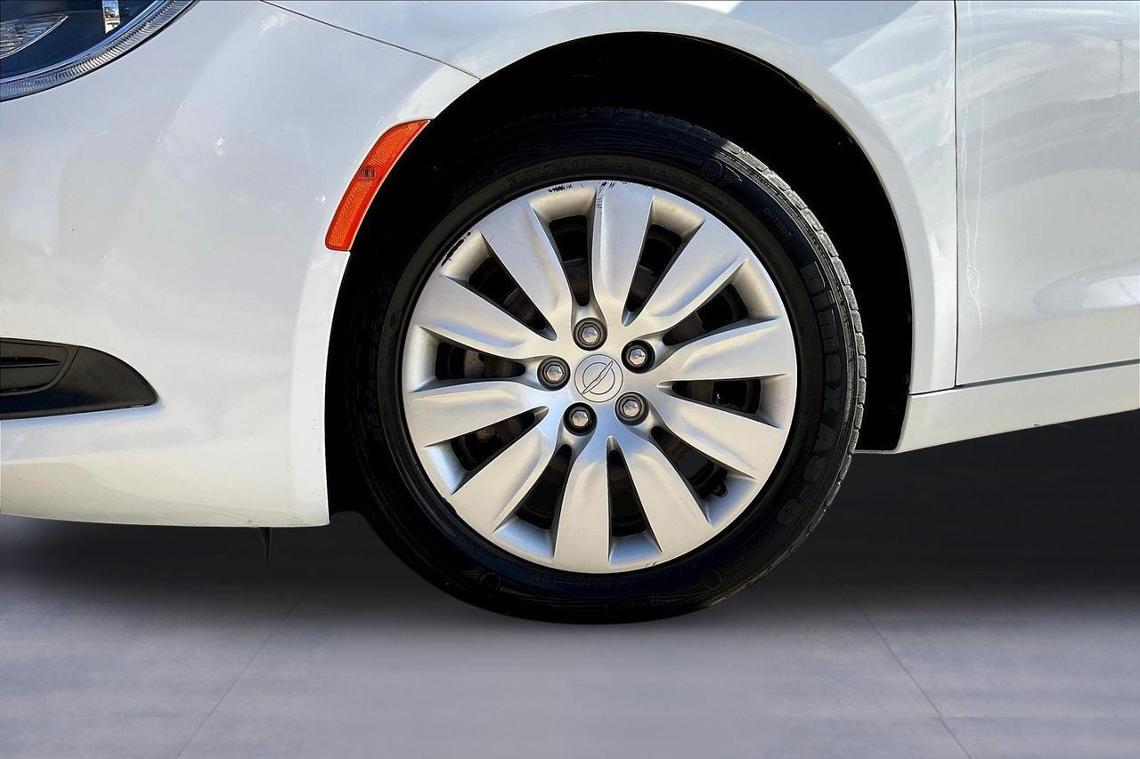 2015 CHRYSLER 200 LX Houston TX