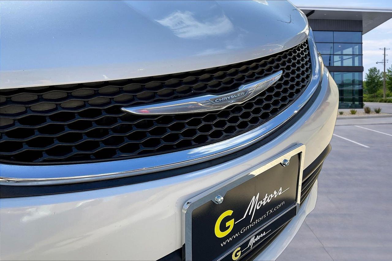 2015 CHRYSLER 200 LX Houston TX