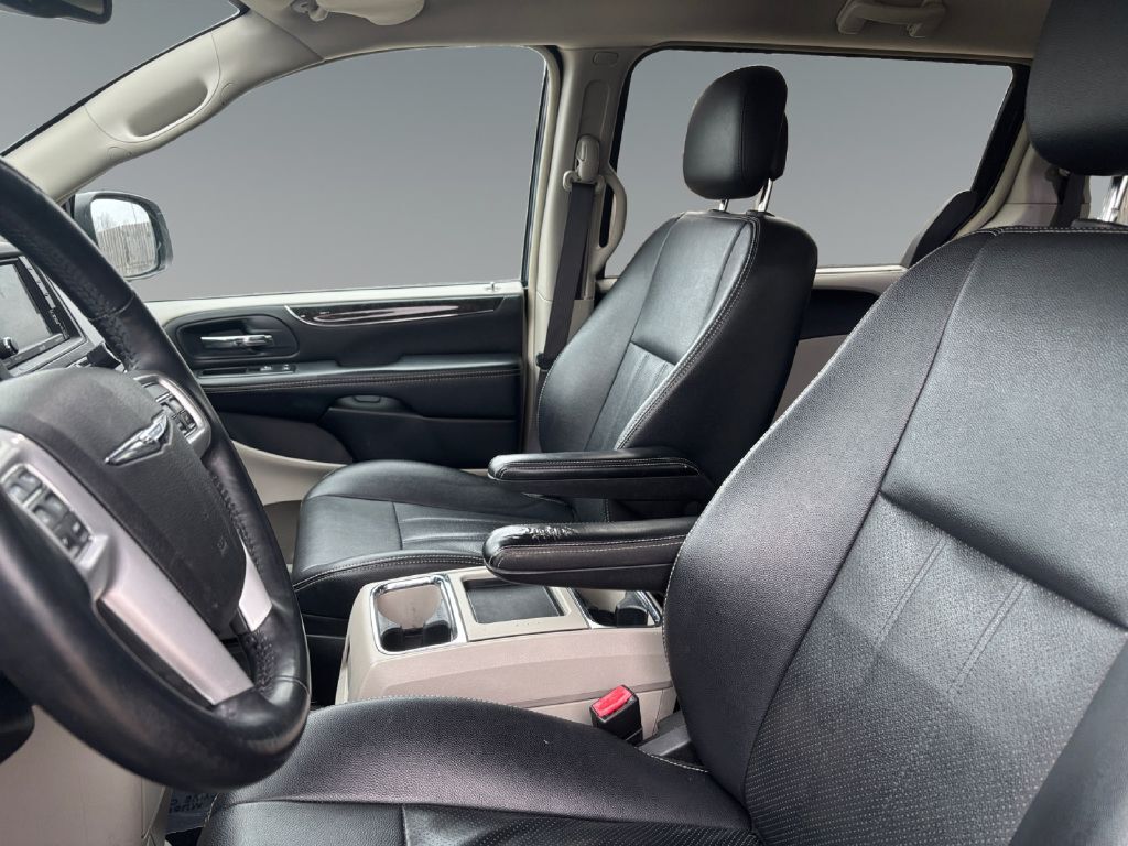 2015 CHRYSLER TOWN & COUNTRY TOURING L Toledo OH