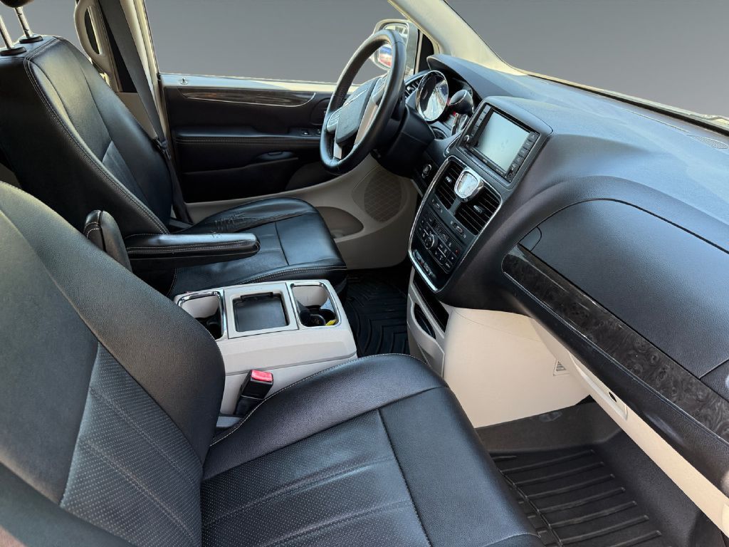 2015 CHRYSLER TOWN & COUNTRY TOURING L Toledo OH