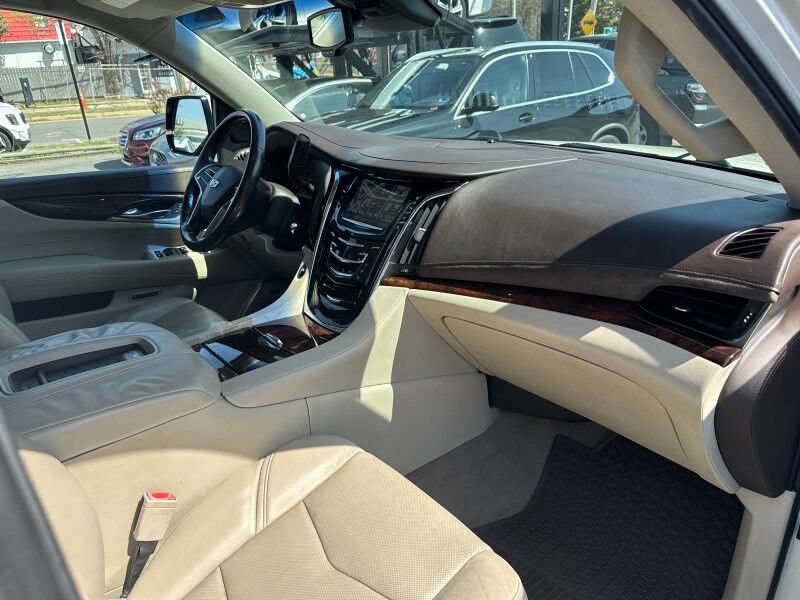 2015 Cadillac Escalade Premium 4WD w/ Premium Preferred Equipment Group Arlington VA