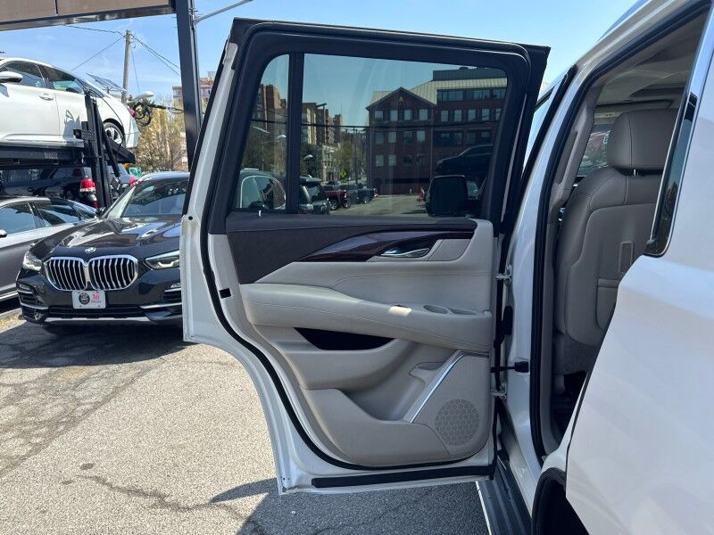 2015 Cadillac Escalade Premium 4WD w/ Premium Preferred Equipment Group Arlington VA