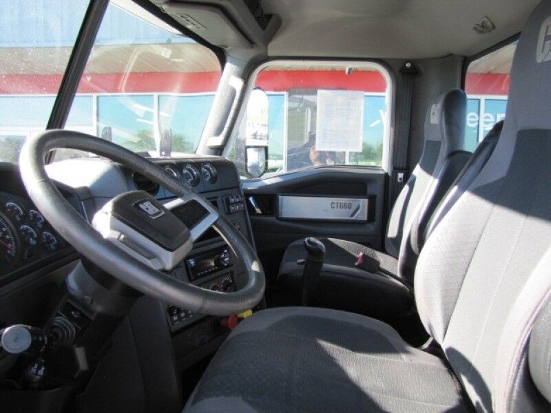 2015 Caterpillar CT660 Day Cab Collinsville OK