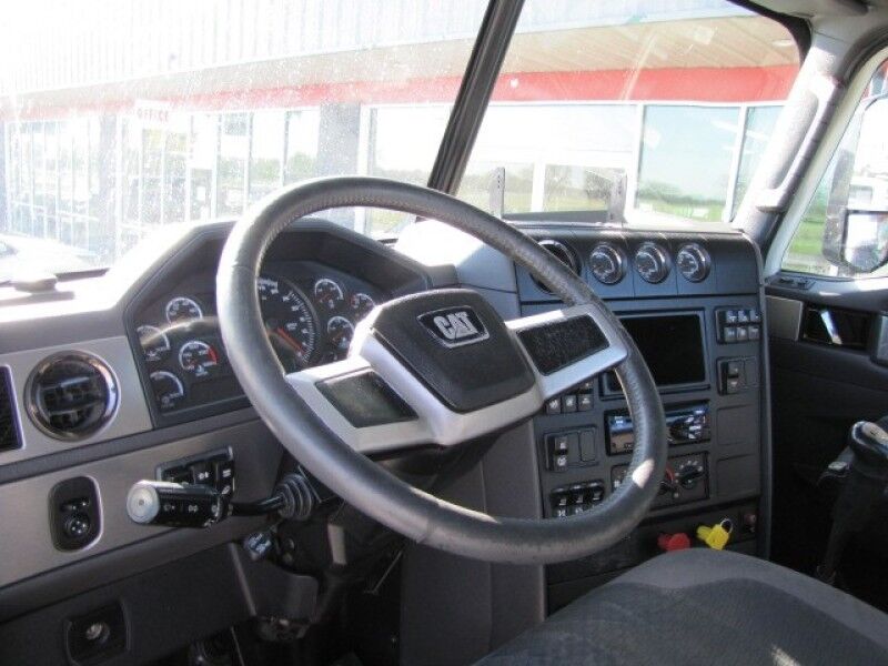 2015 Caterpillar CT660 Day Cab Collinsville OK